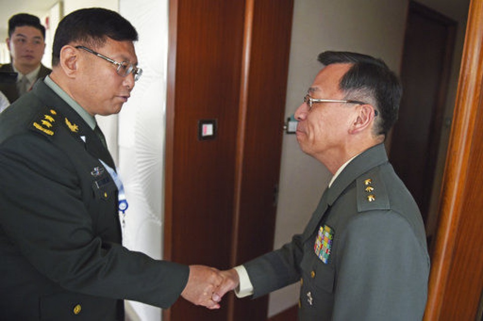 trung quoc nhat ban coi trong co che lien lac tren bien va tren khong