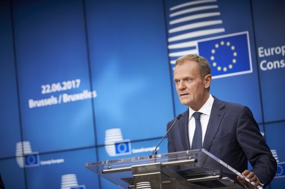 eu duy tri thi truong mo va no luc giai quyet van de nguoi di cu