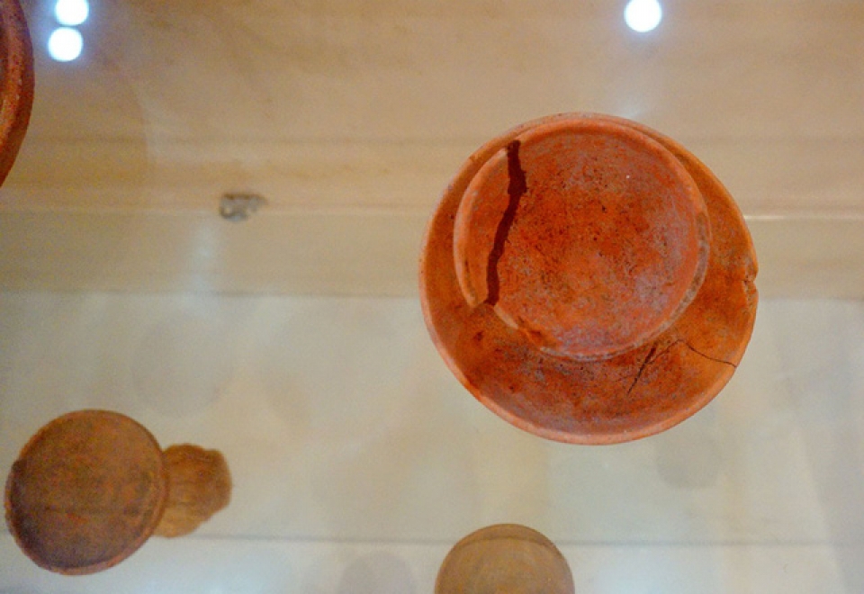 Ngỡ ngàng bộ sưu tập đèn dầu cổ hàng nghìn năm tuổi ngo ngang bo suu tap den dau co hang nghin nam tuoi