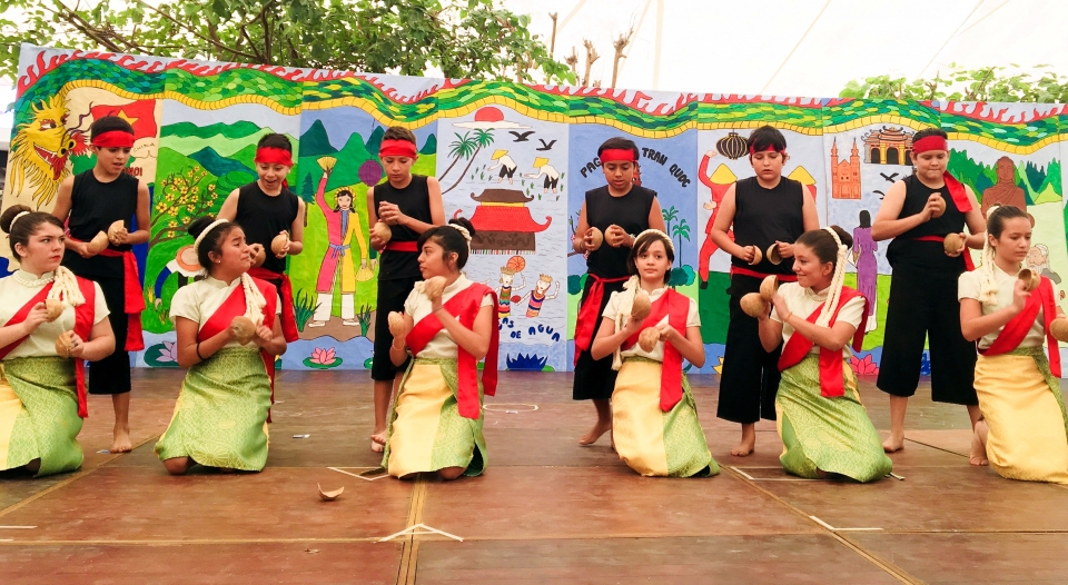 ruc ro sac mau van hoa viet tai mexico