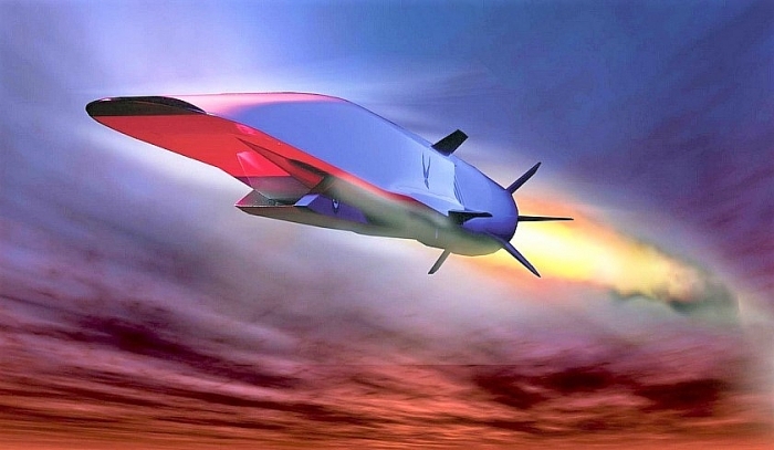 duc tham gia cuoc dua vu khi sieu thanh