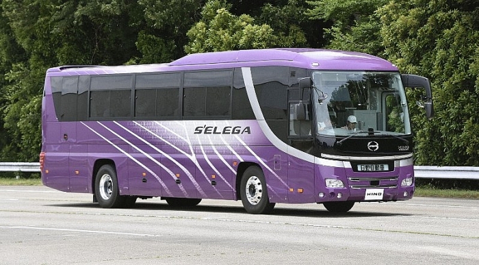 nhat ban sap ra mat xe buyt tu dong dung xe