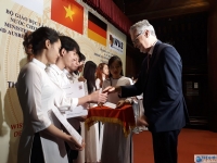 Trao 93 suất học bổng Đức cho sinh viên Việt Nam học giỏi vượt khó