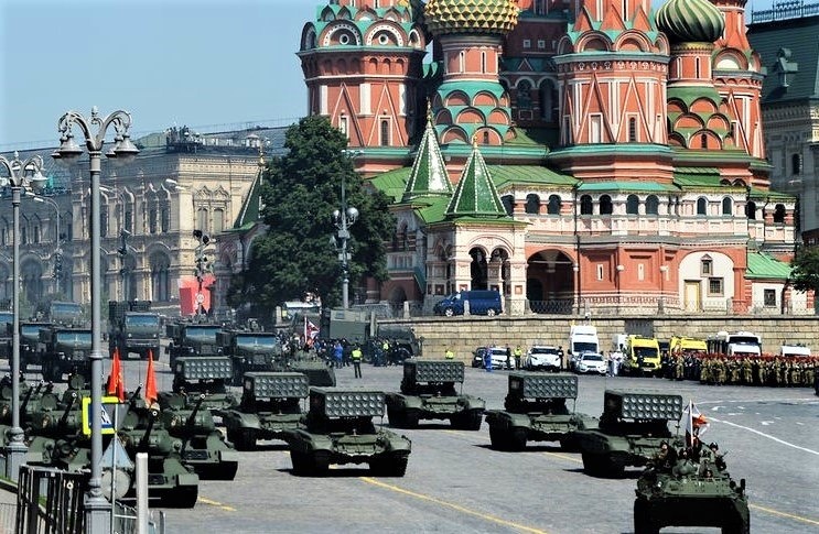 man trinh dien cua vu khi moi trong ngay chien thang o nga