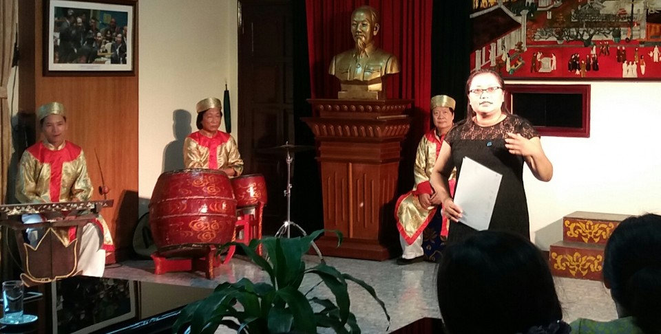 can bo nu bo ngoai giao tim hieu nghe thuat tuong