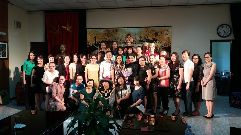 can bo nu bo ngoai giao tim hieu nghe thuat tuong