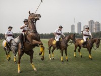 trung quoc thu nghiem xe bus chong tac duong