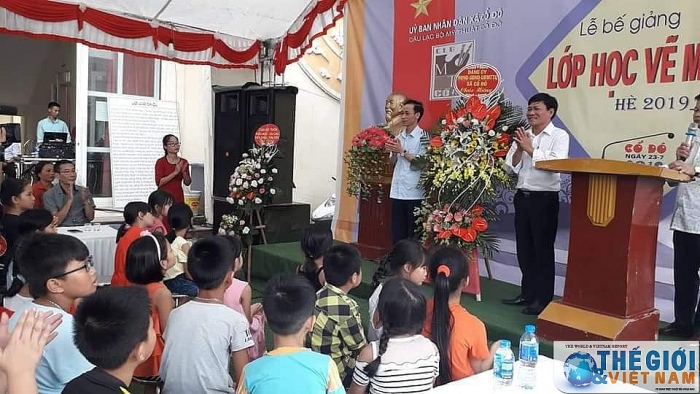 Bế giảng Lớp học vẽ miễn phí hè 2019 be giang lop hoc ve mien phi he 2019