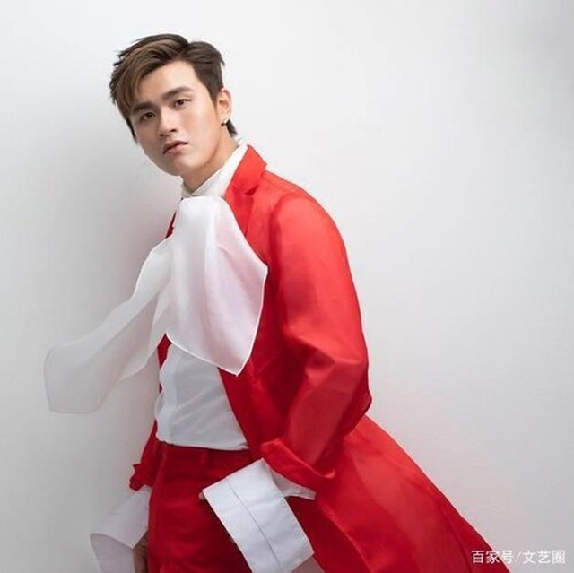 ca si 26 tuoi cua hong kong tu van vi tram cam