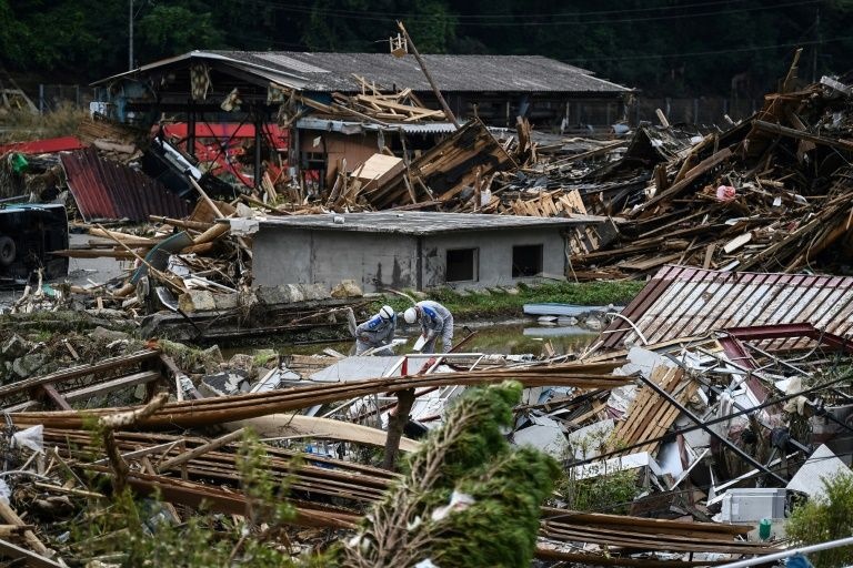 Sự tàn phá sau những ngày mưa lớn và lũ lụt ở làng Kuma, tỉnh Kumamoto, hôm thứ Năm. (Nguồn Japan Today) it nhat 23 nguoi thiet mang o mien tay nepal nhat ban no luc don dep bai chien truong do mua lu