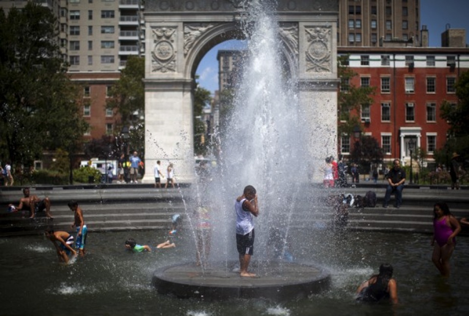 lam the nao de song sot qua nang nong