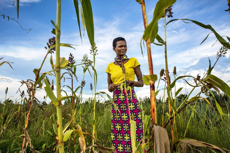 phia sau tuc ket hon dong gioi nu o tanzania ky i