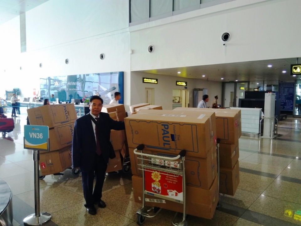 Đủ cấp nước uống liền cho 8.000 người ở vùng thiên tai du cap nuoc uong lien cho 8000 nguoi o vung thien tai