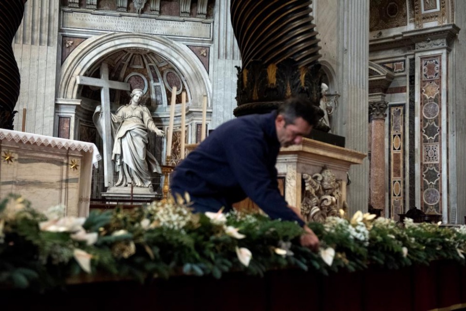 cuoc song ben trong vatican