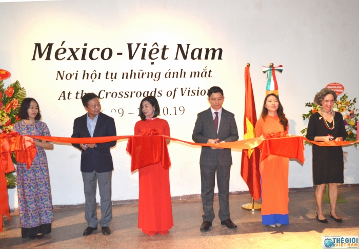 Triển lãm ảnh “Mexico - Việt Nam: Nơi hội tụ những ánh mắt” trien lam anh mexico viet nam noi hoi tu nhung anh mat