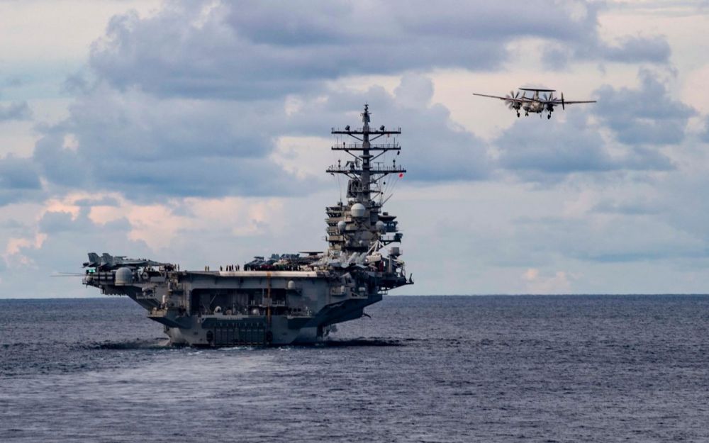 Tàu sân bay quả bom nổ chậm trên vũ đài chính trị tau san bay qua bom no cham tren vu dai chinh tri