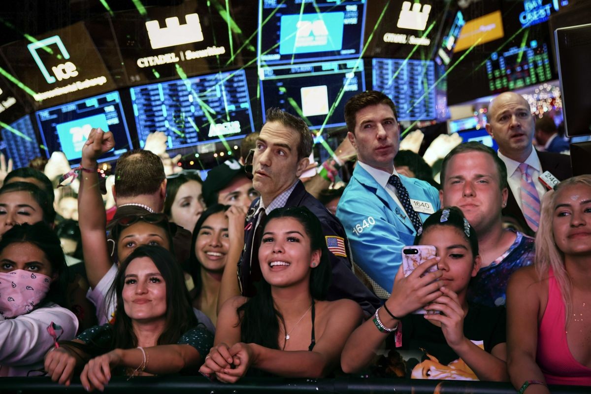 Niềm tin lạm phát đã qua đỉnh, chứng khoán Mỹ khời sắc 4 phiên liên tiếp. (Nguồn: Bloomberg) Niềm tin lạm phát đã qua đỉnh, chứng khoán Mỹ khời sắc 4 phiên liên tiếp. (Nguồn: Bloomberg)