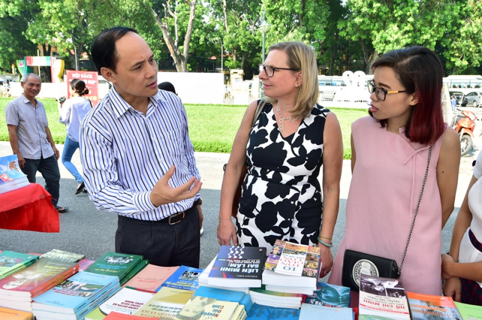 sach va hoi nhap 2016