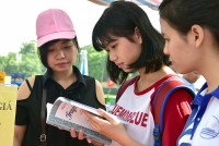 nhieu hoat dong thu vi tai le hoi duong sach tet dinh dau 2017