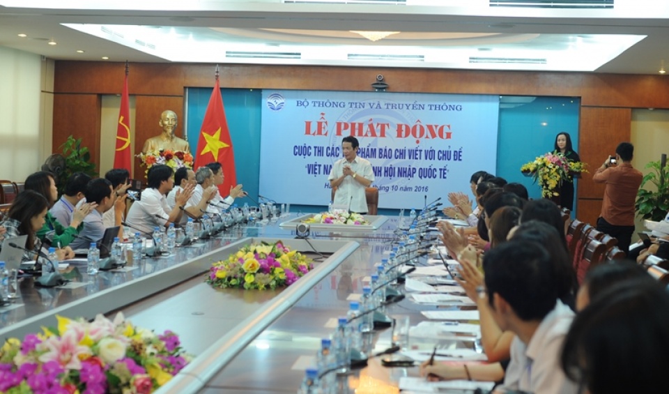 lan dau tien to chuc giai bao chi viet nam qua trinh hoi nhap quoc te