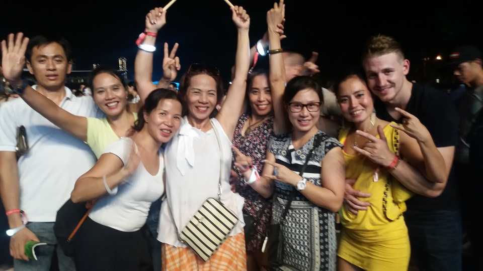 an tuong dem scorpions ruc chay hoang thanh