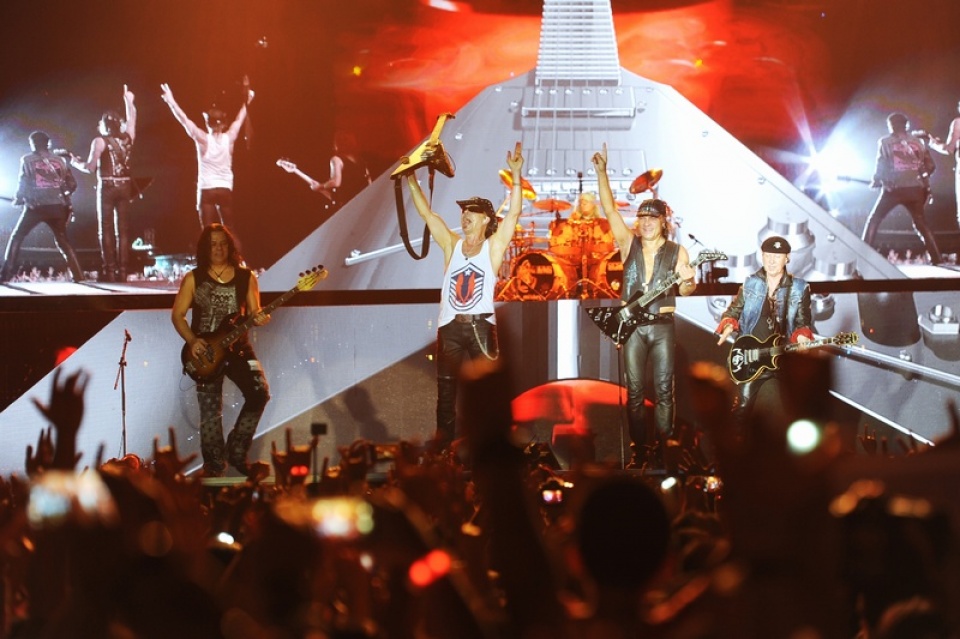 an tuong dem scorpions ruc chay hoang thanh