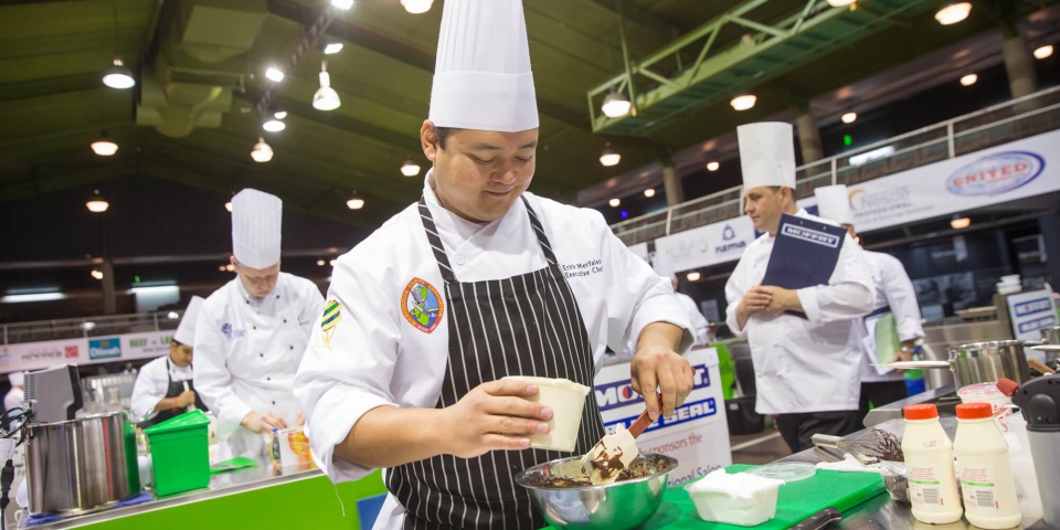 doc dao cuoc thi gianh cho dau bep tre