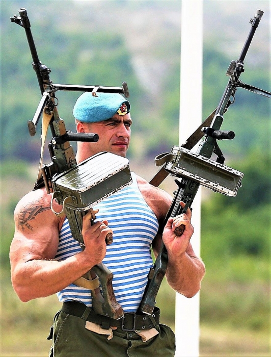 cuong quoc quan su nga manh co nao