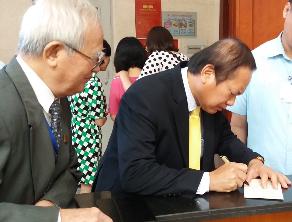 ngay tem viet nam vinh danh nhung con tem buu chinh