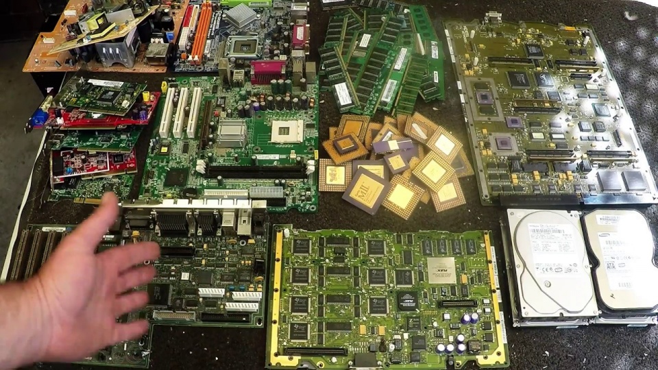 thoi dai so va nguy co rac thai dien tu