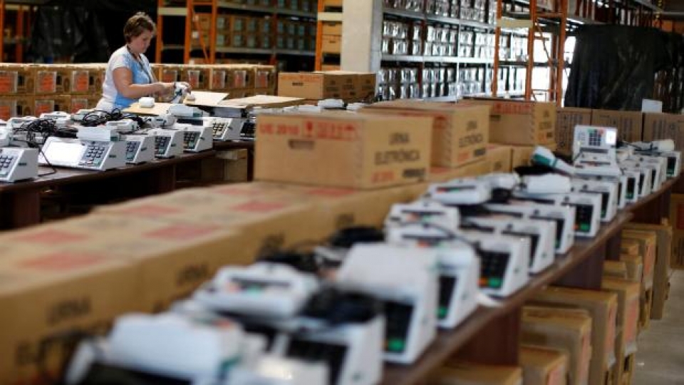 brazil mo cuoc dieu tra ve nghi van he thong bau cu bi can thiep