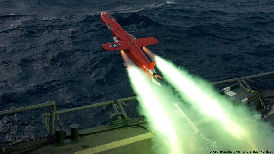 Điều gì xảy ra khi UAV cùng siêu tiêm kích F-35 tấn công tổng lực?