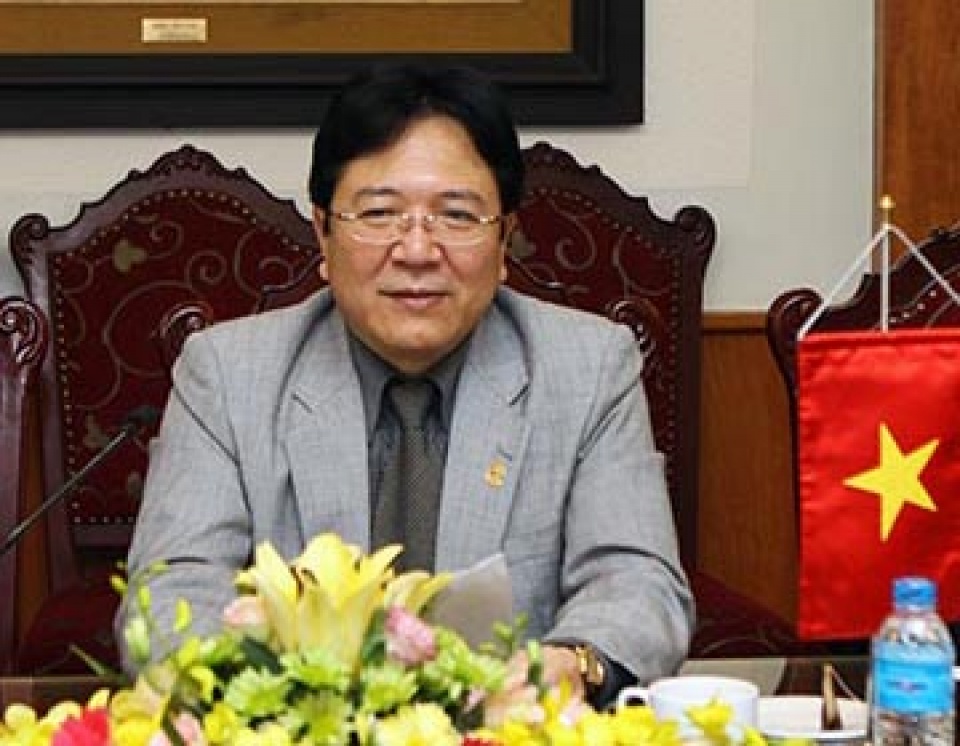 bao ve tac quyen can soi vao kinh nghiem quoc te