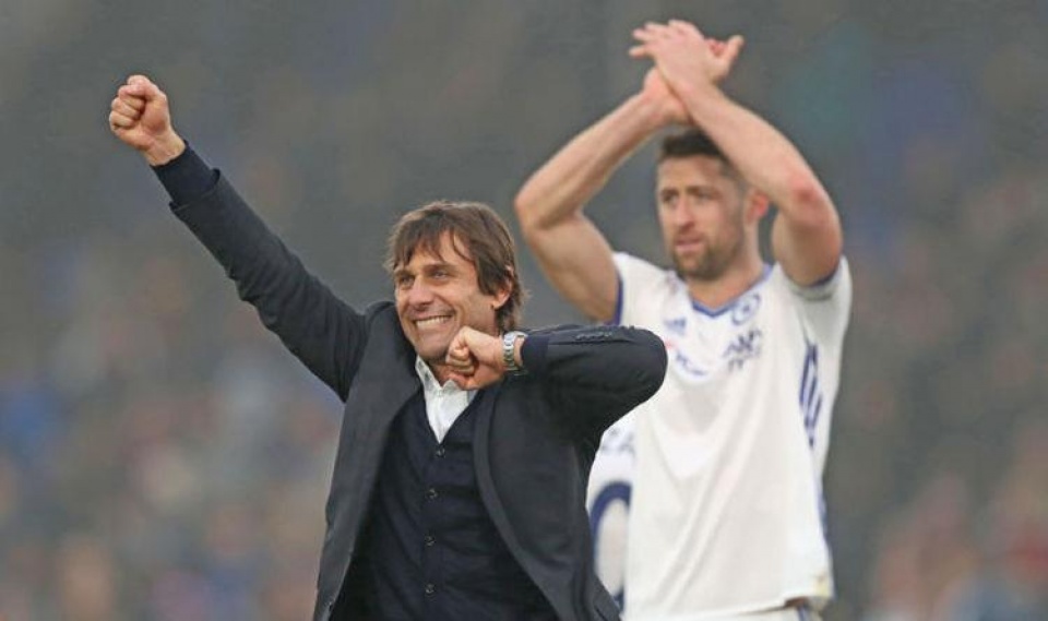 hlv conte lap ky luc o ngoai hang anh