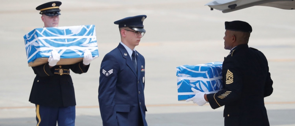 my se nhan hai cot binh sy duoc trieu tien trao tra tai hawaii