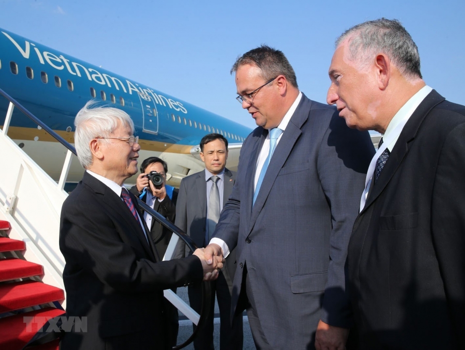 tong bi thu nguyen phu trong bat dau tham chinh thuc hungary