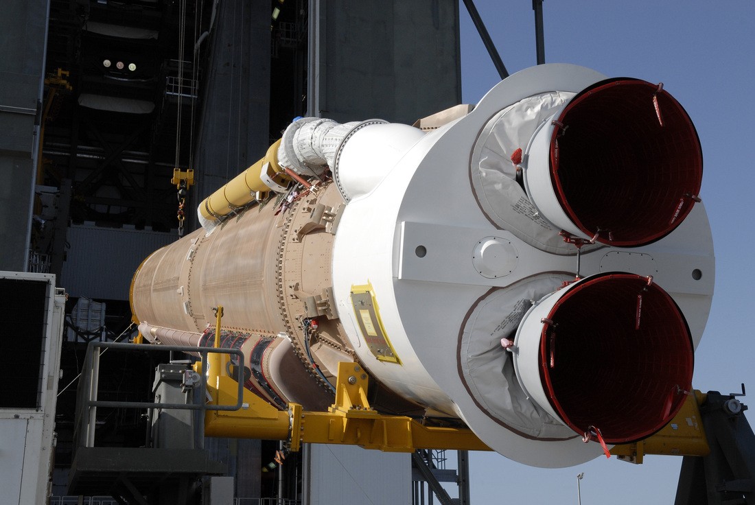 (01.07) Động cơ tên lửa RD-180 của Nga vẫn là đóng vai trò quan trọng trong các hoạt động phóng tàu vũ trụ của NASA. (Nguồn: AmericaSpace)