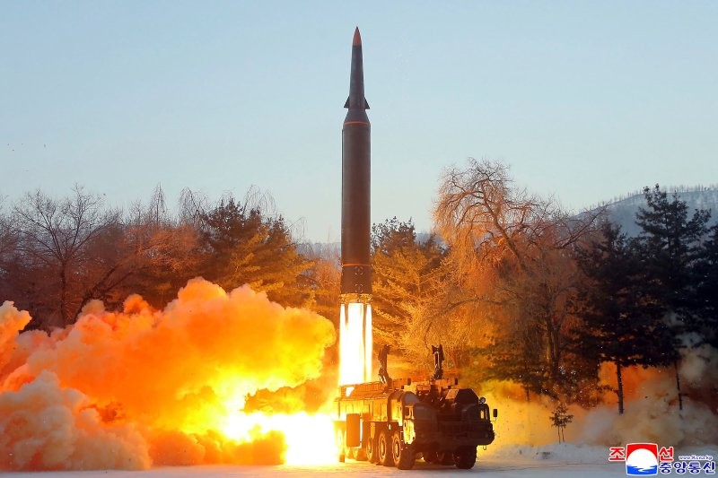 (01.16) Tên lửa siêu thanh được Triều Tiên phóng ngày 5/1/2022. (Nguồn: KCNA)