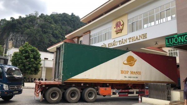 Hải quan ưu tiên thông quan cả ngoài giờ cho các mặt hàng nông sản xuất khẩu