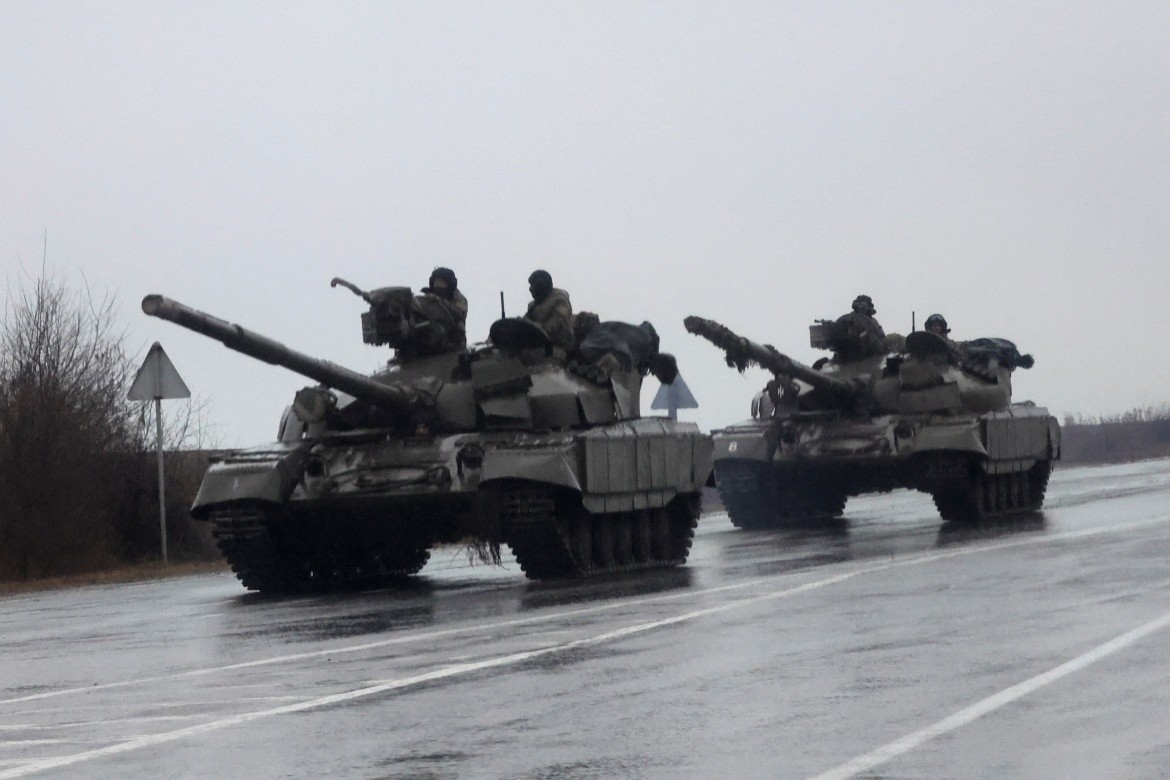(02.24) Xe tăng Nga tại thành phố Mariupol, Donetsk. (Nguồn: Reuters)