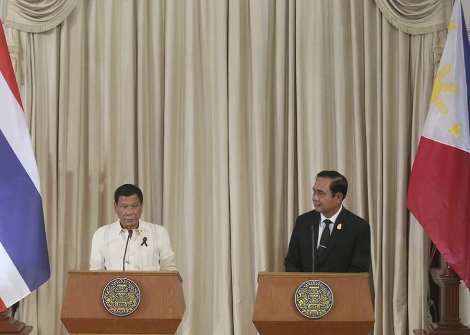 thai lan va philippines mong bien dong lang song