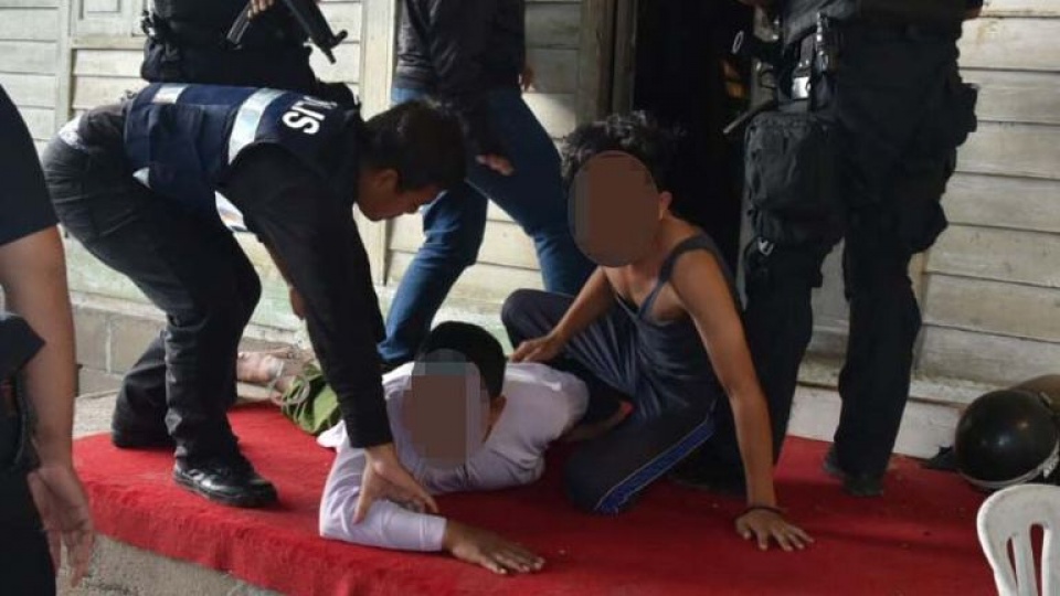 malaysia bat 9 nguoi tinh nghi lien quan den is