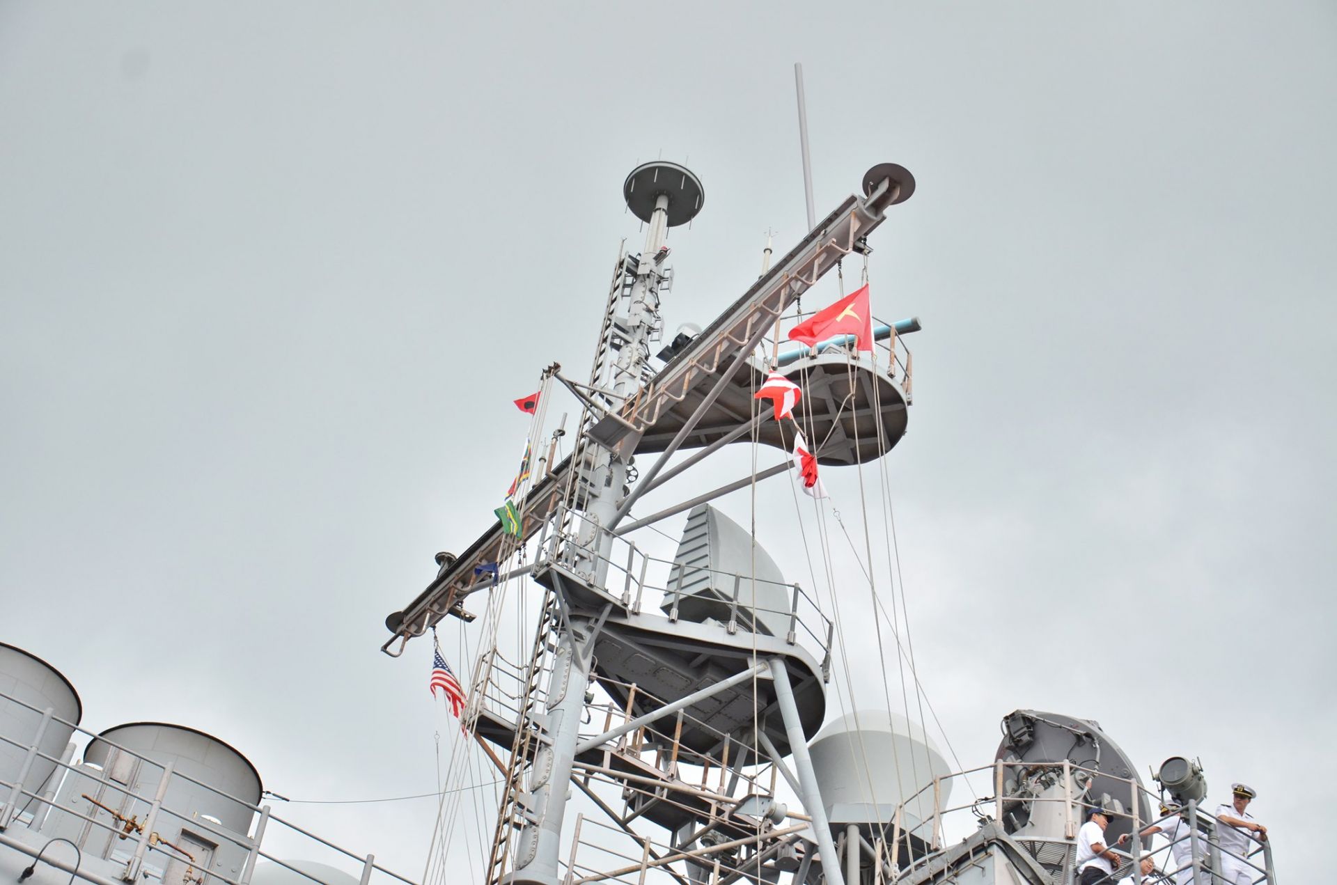 nhom tau san bay theodore roosevelt cua hoa ky cap cang da nang