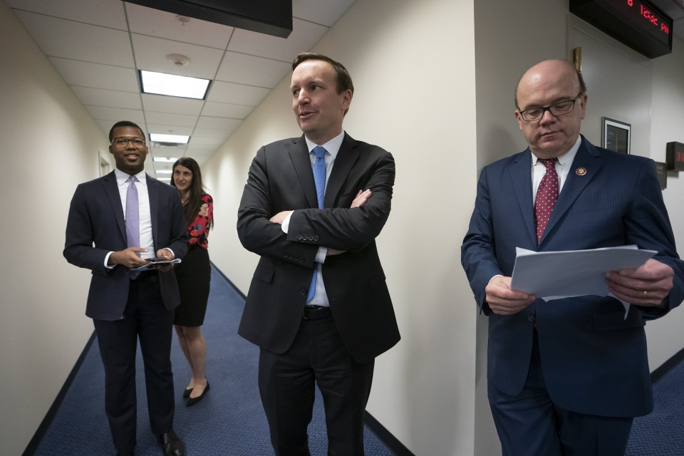 tong thong my lai doi dau voi quoc hoi ton tai hay khong ton tai