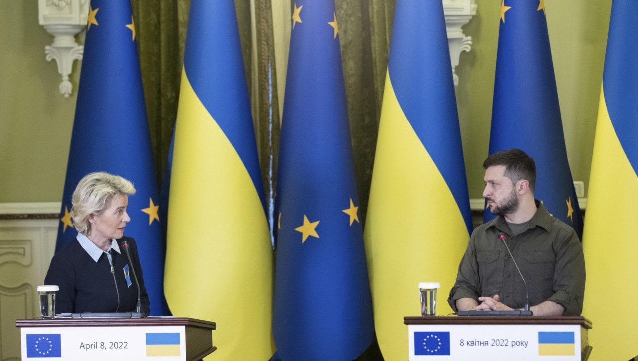 (04.18) Ukraine đã đẩy nhanh việc khởi động tiến trình gia nhập Liên minh châu Âu (EU) sau chuyến thăm Kiev của Chủ tịch Ủy ban châu Âu (EC) Ursula von der Leyen. (Nguồn: Reuters)