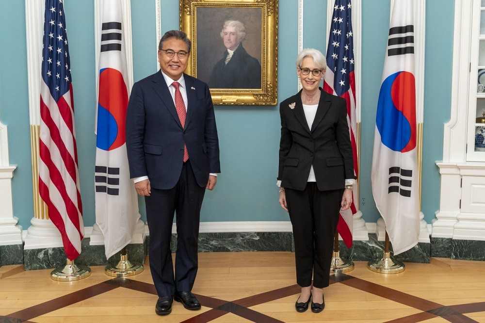 (04.18) Đề cử Bộ trưởng Ngoại giao Hàn Quốc Park Jin và Thứ trưởng Ngoại giao Mỹ Wendy Sherrman. (Nguồn: YNA)