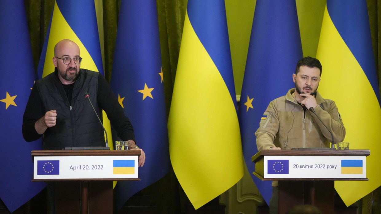 (04.21) Tổng thống Ukraine Volodymyr Zelensky khẳng định sẵn sàng trao đổi tù nhân với Nga để giải phóng người Dân Mariupol. (Nguồn: AP)