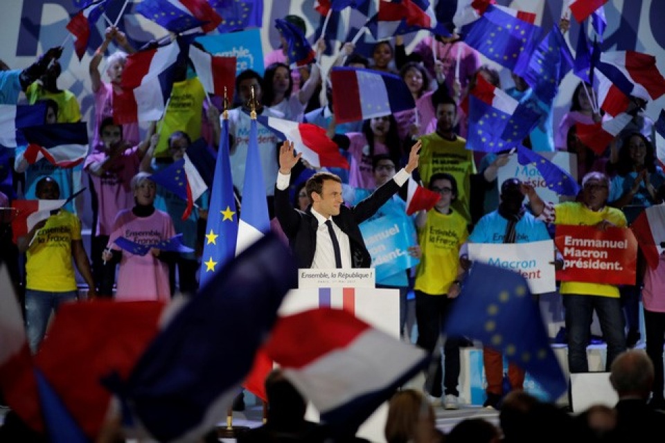 nhung thach thuc lon cho don emmanuel macron