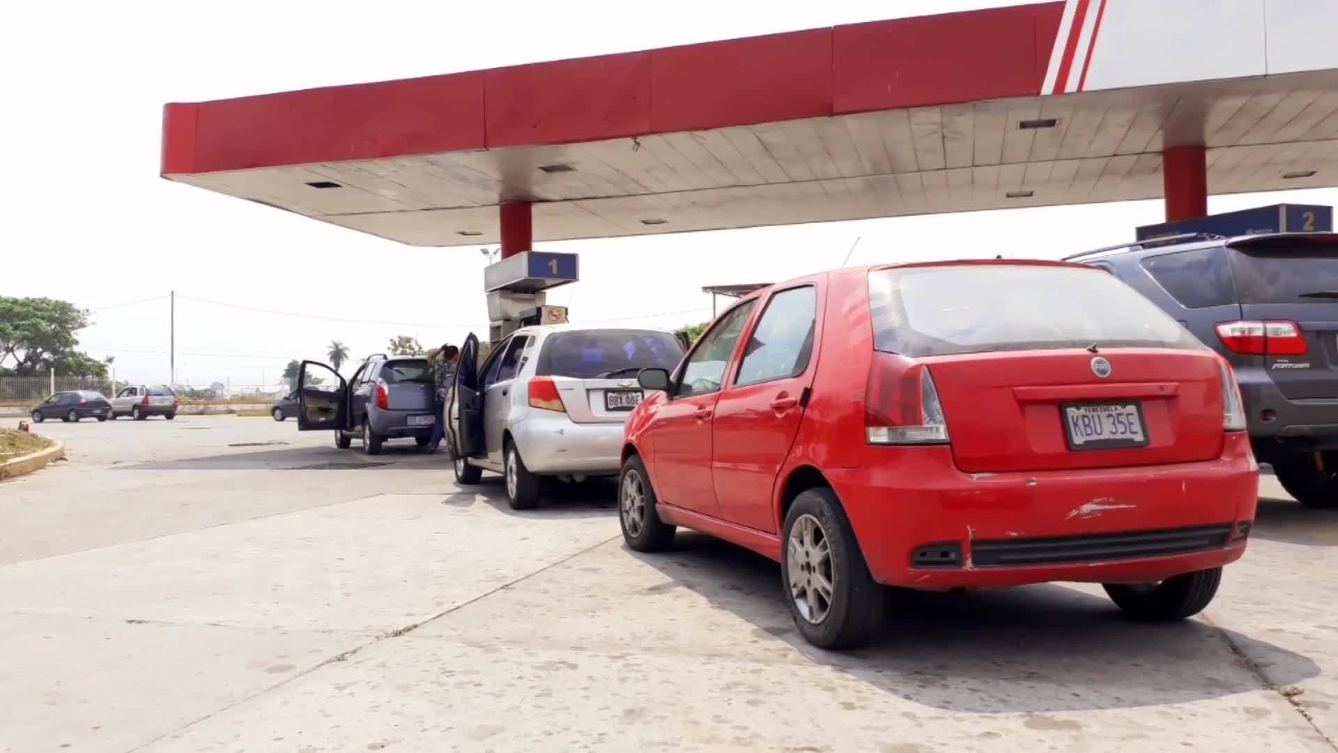 venezuela tang gia xang dau sau 20 nam tro gia