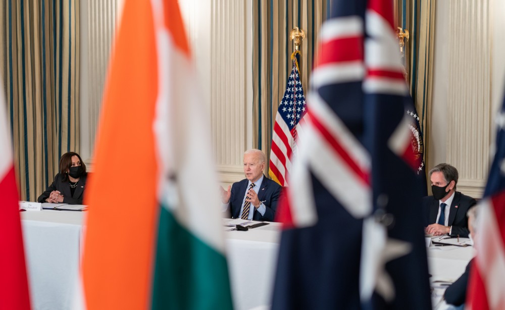 (05.13) Tổng thống Mỹ Joe Biden tham dự cuộc họp trực tuyến với lãnh đạo Bộ tứ gồm Thủ tướng Nhật Bản Suga Yoshihide, Thủ tướng Australia Scott Morrison và Thủ tướng Ấn Độ Narendra Modi ngày 12/3/2021. (Nguồn: AP)